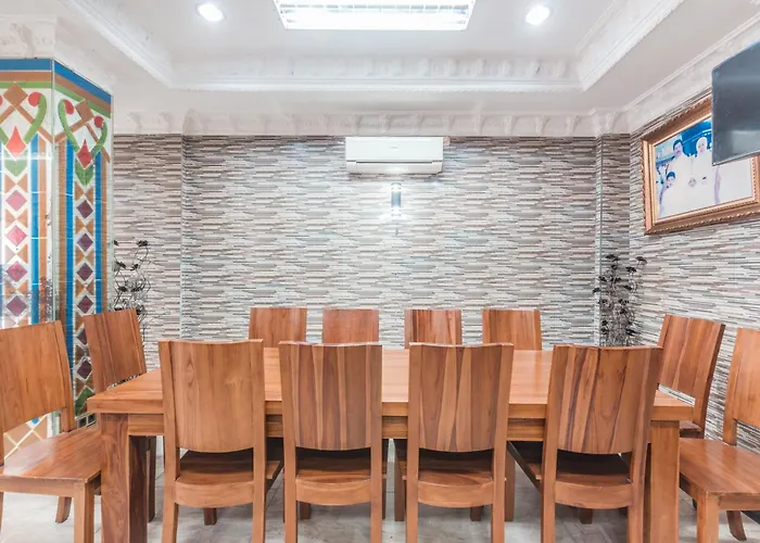 Super Oyo 1640 Fallinda Hotel Bogor